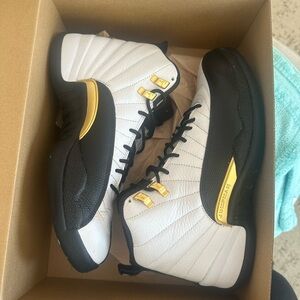 Jordan 12 royalty taxi size 9.5